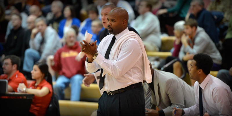 Zanders resigns as men's basketball coach