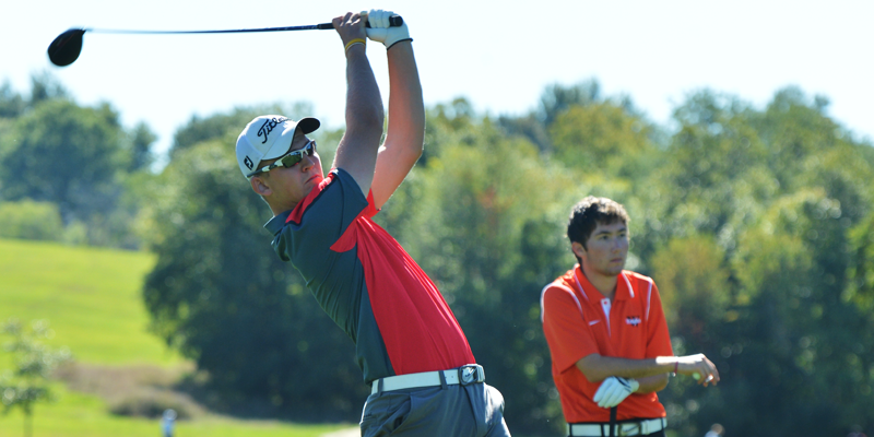 Men's golf in fourth, within striking distance of lead