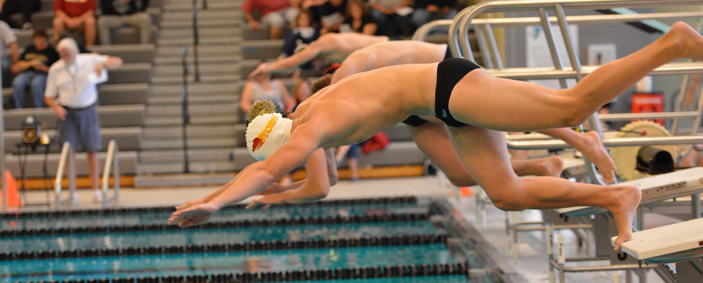 Men's swimming comes up short in dual at Iowa Lakes