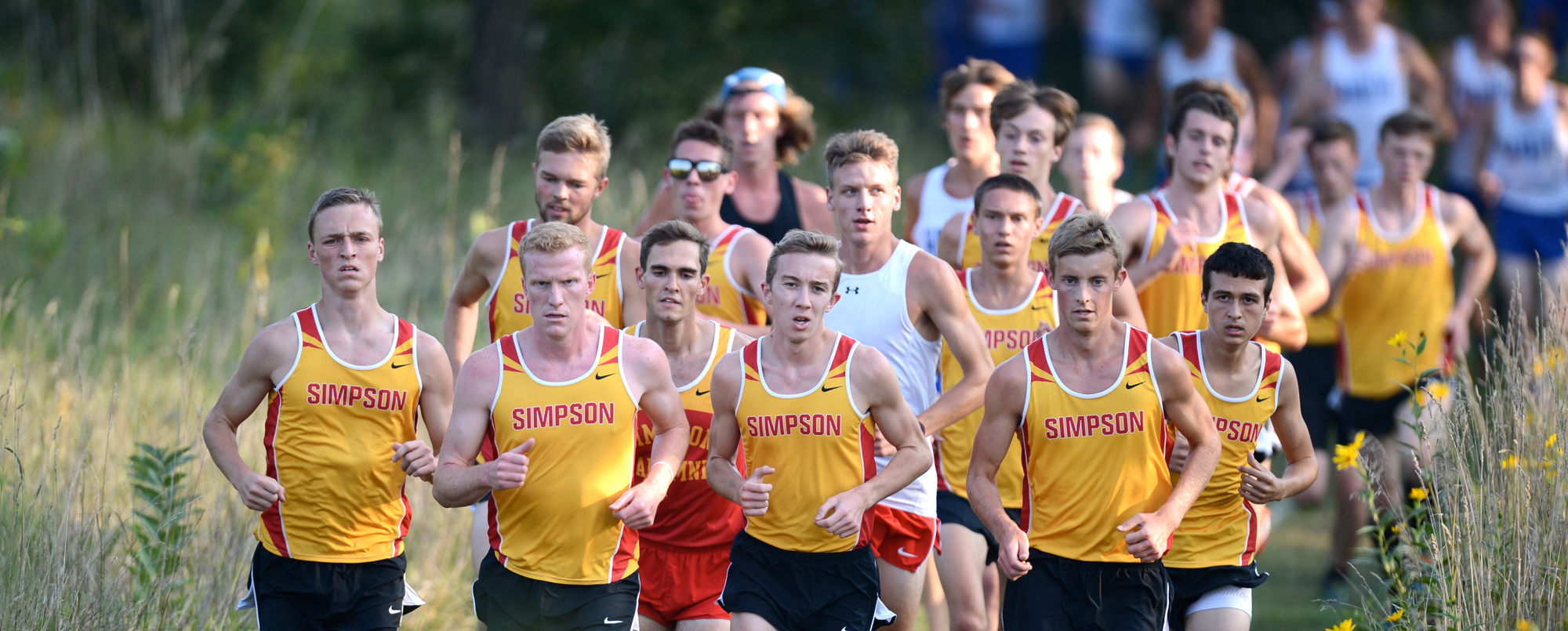Men’s cross country team, Thompson collect national academic honors