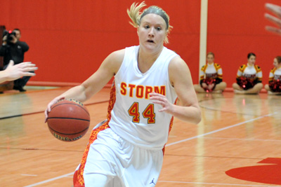 Simpson holds off Coe comeback attempt, wins 70-62