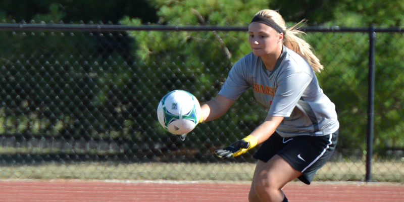 Cox sets record as women's soccer falls to Grinnell