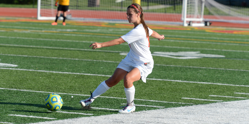 Women's soccer drops non-conference contest at Stevens Point