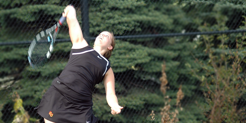 Women's tennis falls to Graceland, 5-4