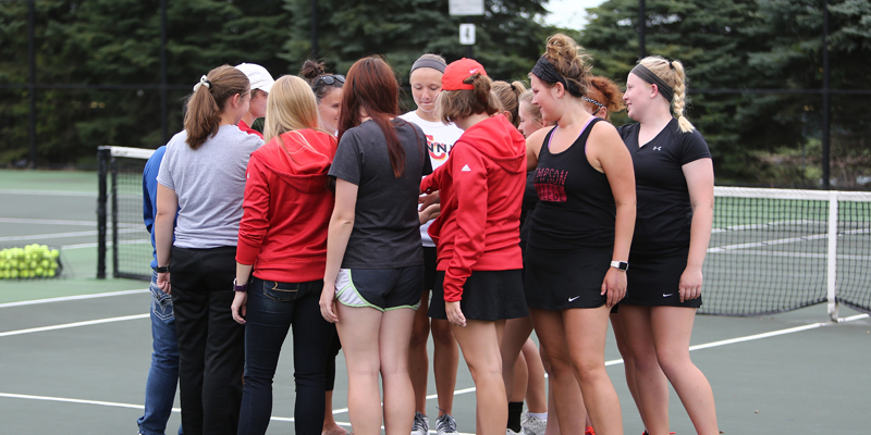 Women's tennis falls to Central