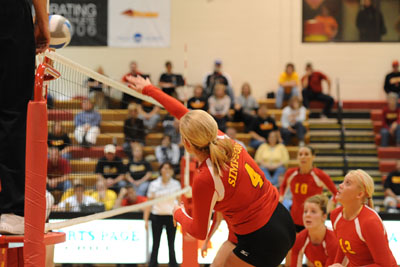 Storm handle Dubuque in three sets