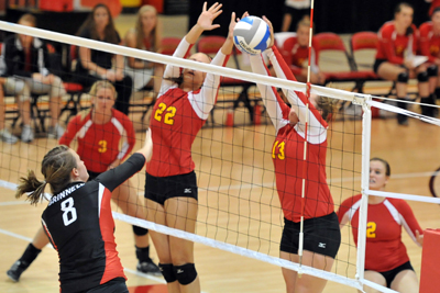Dubuque comes back for five-set win over Simpson