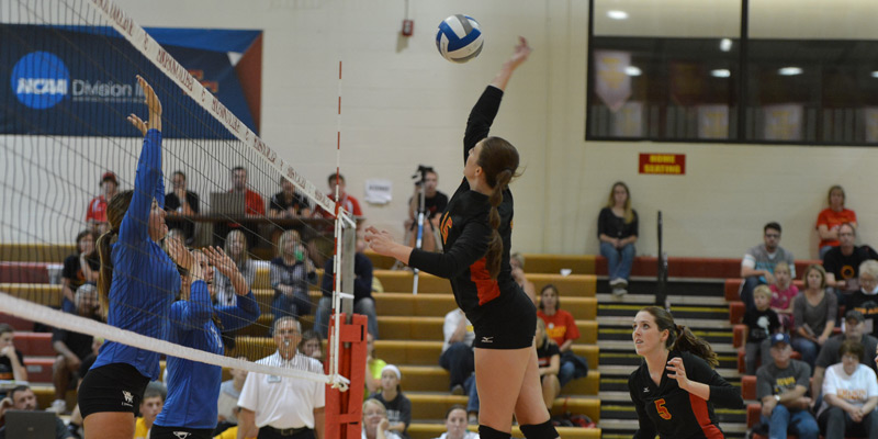 Volleyball falls in final two matches at IIAC/NAAC Crossover
