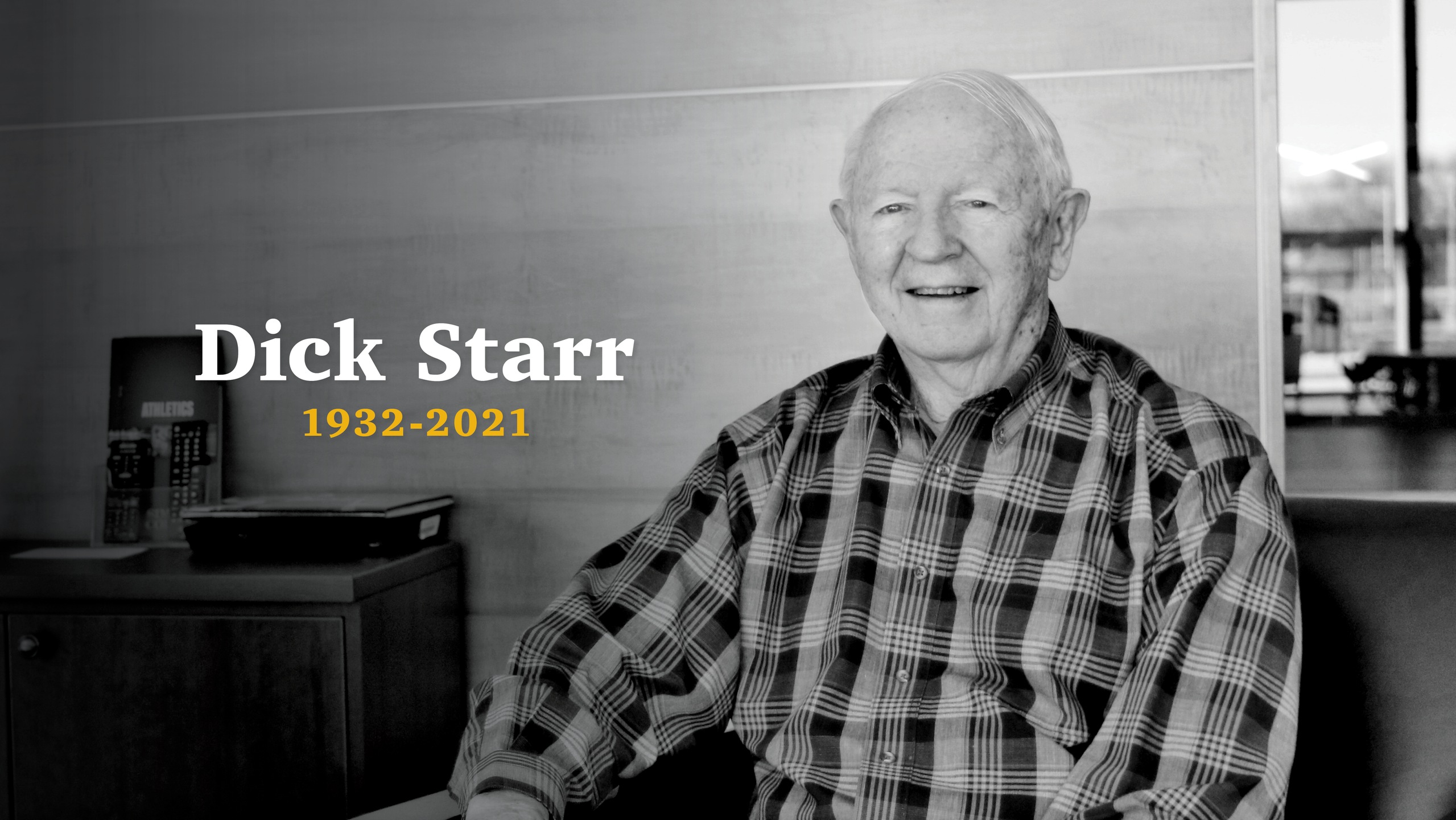 Picture of Simpson College Hall of Fame basketball and tennis coach Dick Starr, who died May 23, 2021 at age 88.