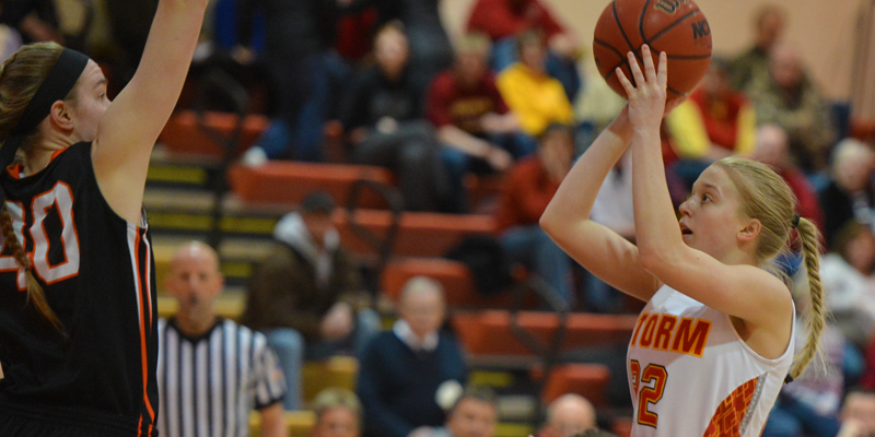 Storm fall to Wartburg, bow out of IIAC Tournament
