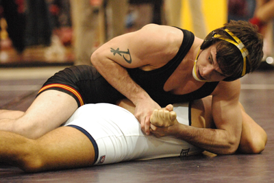 Simpson wrestlers place 8th at IIAC Championship