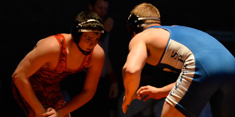 Storm wrestlers fall to Central