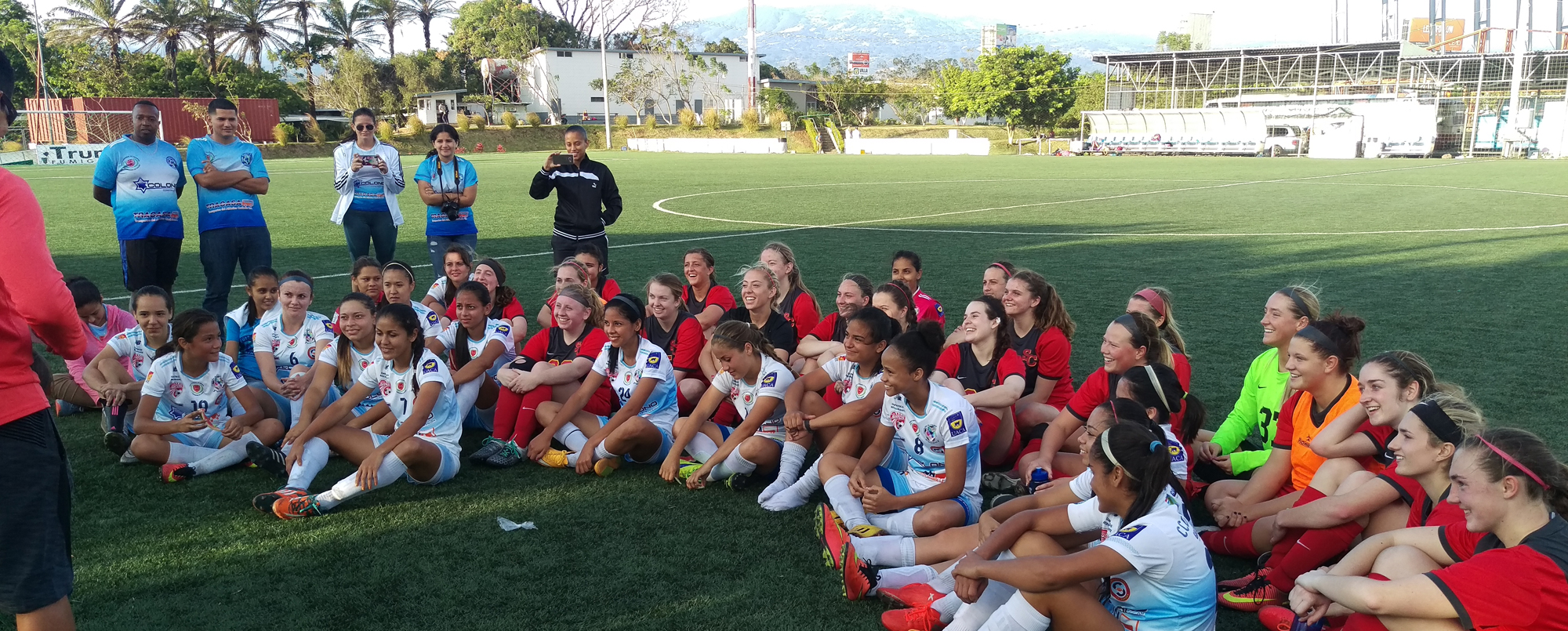 The women's soccer team played a pair of international friendlies and took part in service-learning opportunities on its trip to Costa Rica over spring break.