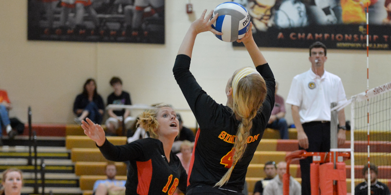Volleyball drops road match at Loras
